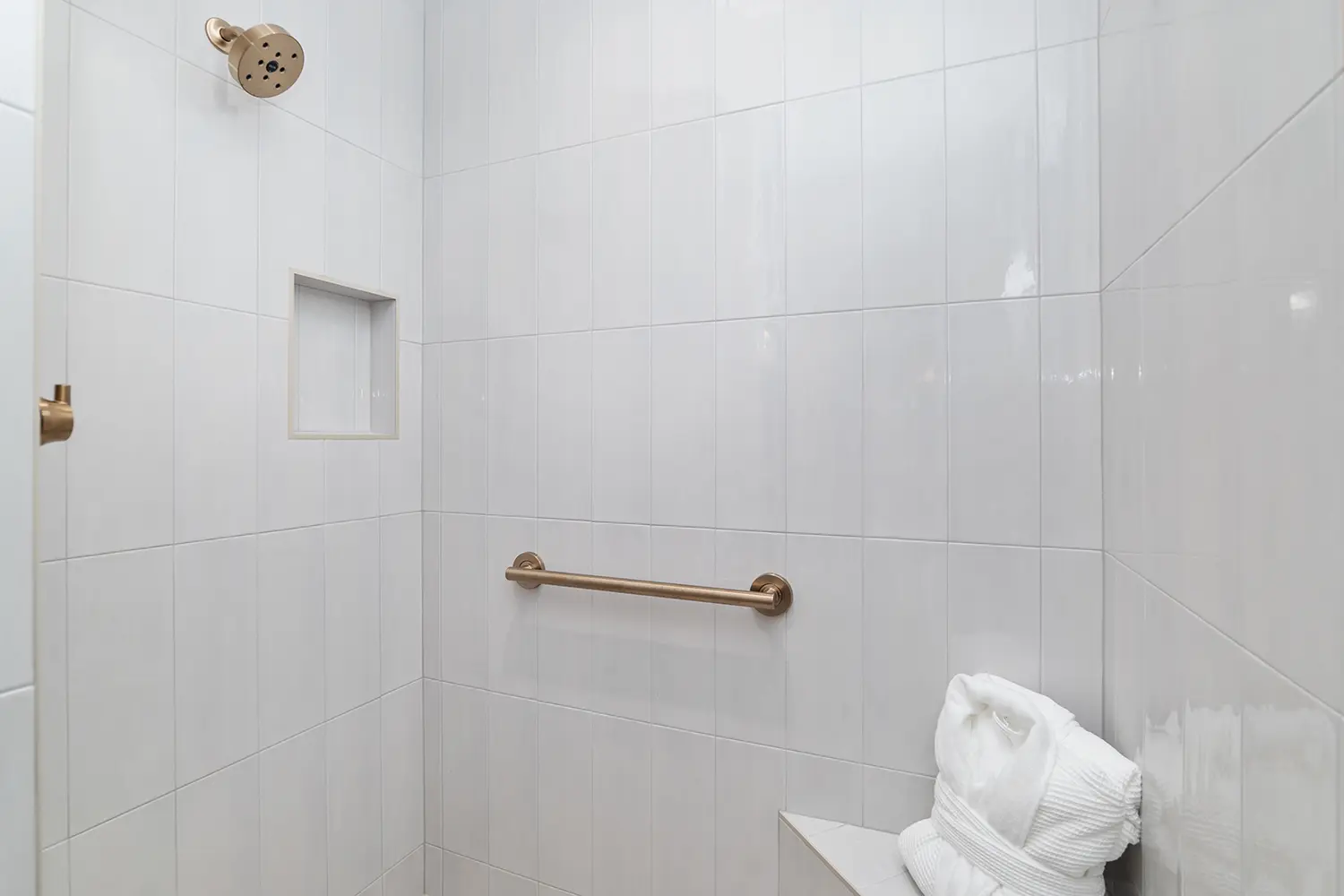 premier-heron-street-of-dreams-master-bathroom-shower-35