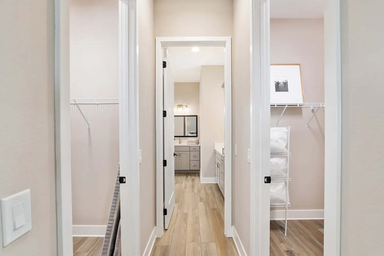 premier-heron-street-of-dreams-master-bedroom-closet-bathroom-30