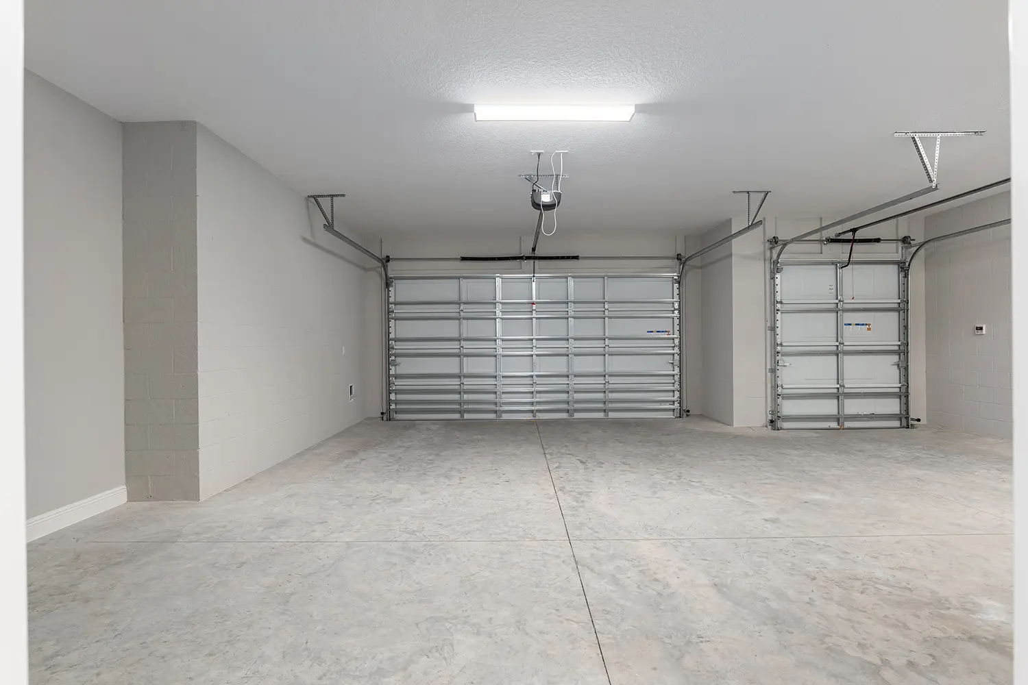 premier-ibis-street-of-dreams-garage-interior-45