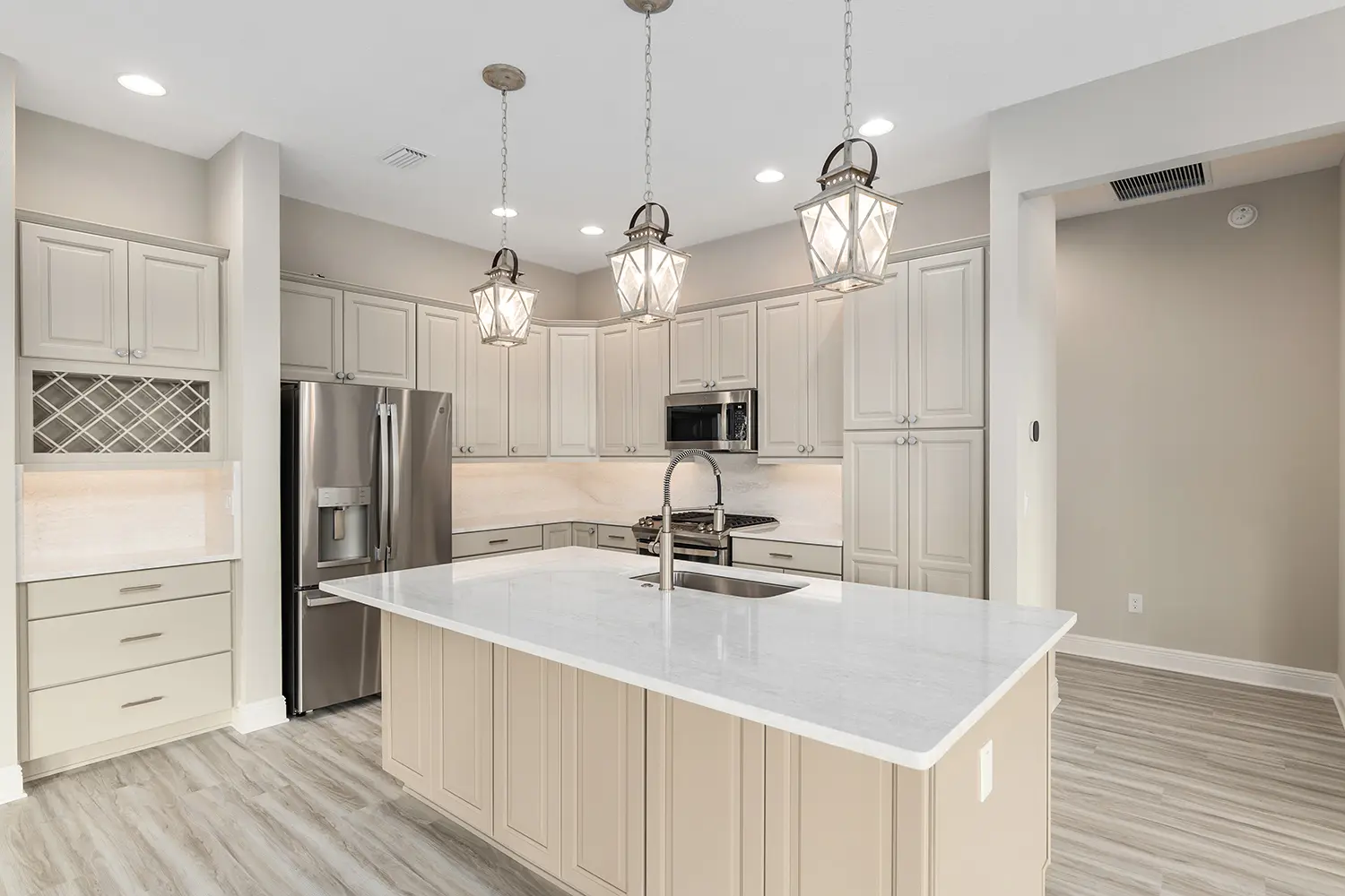 premier-shearwater-street-of-dreams-kitchen-island-14