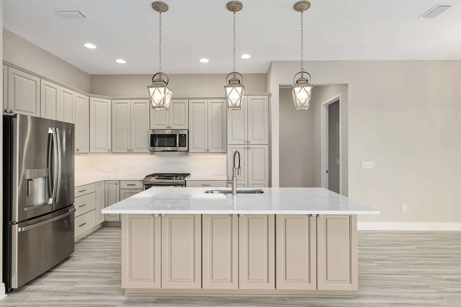 premier-shearwater-street-of-dreams-kitchen-island-15