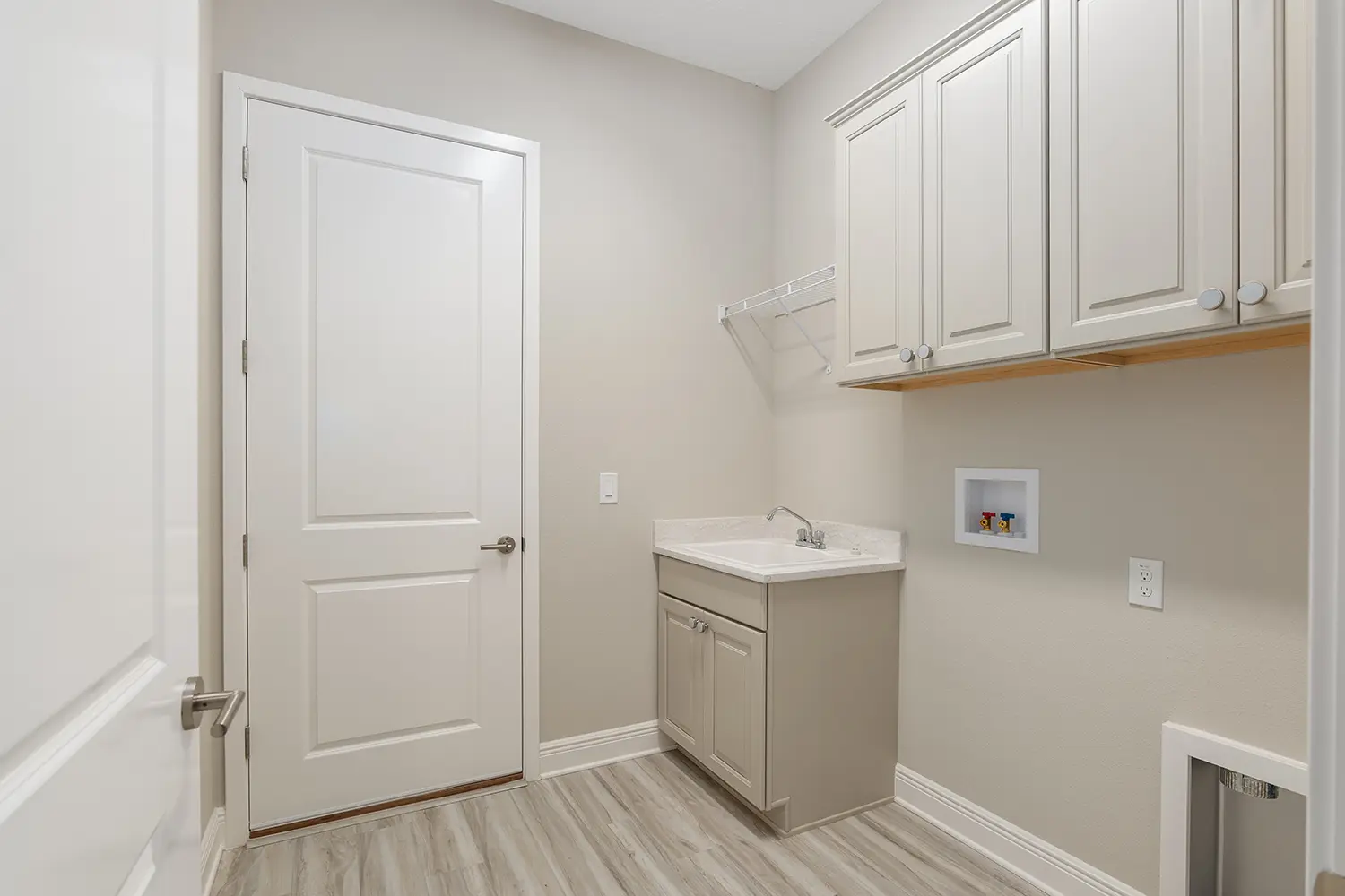 premier-shearwater-street-of-dreams-laundry-room-41