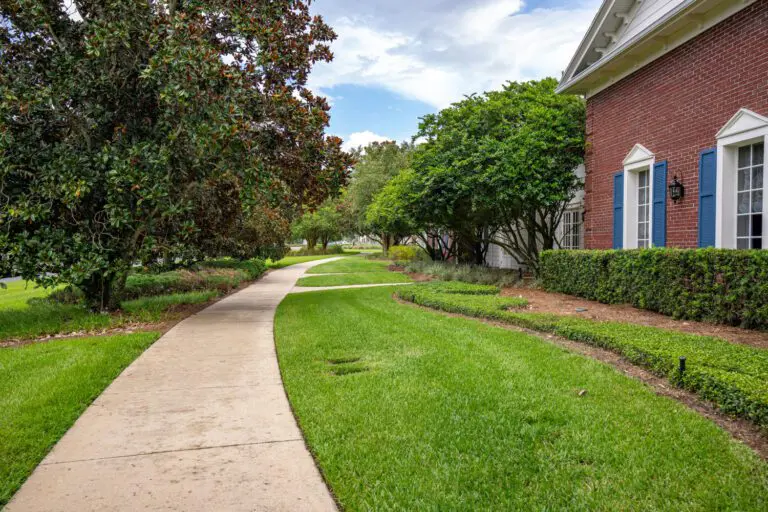 trails-parks-laurel-manor-pathway-03