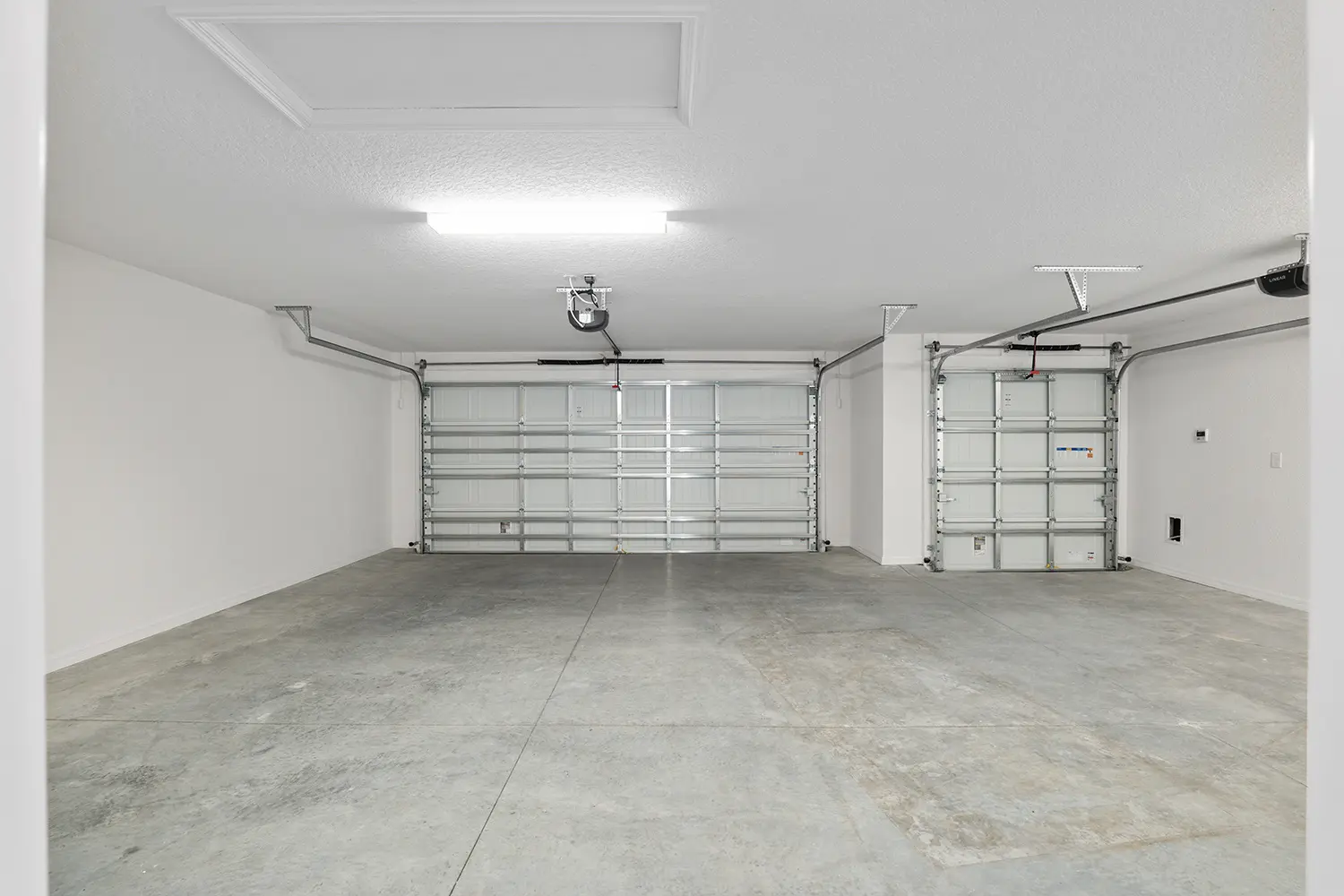 veranda-jackson-interior-garage