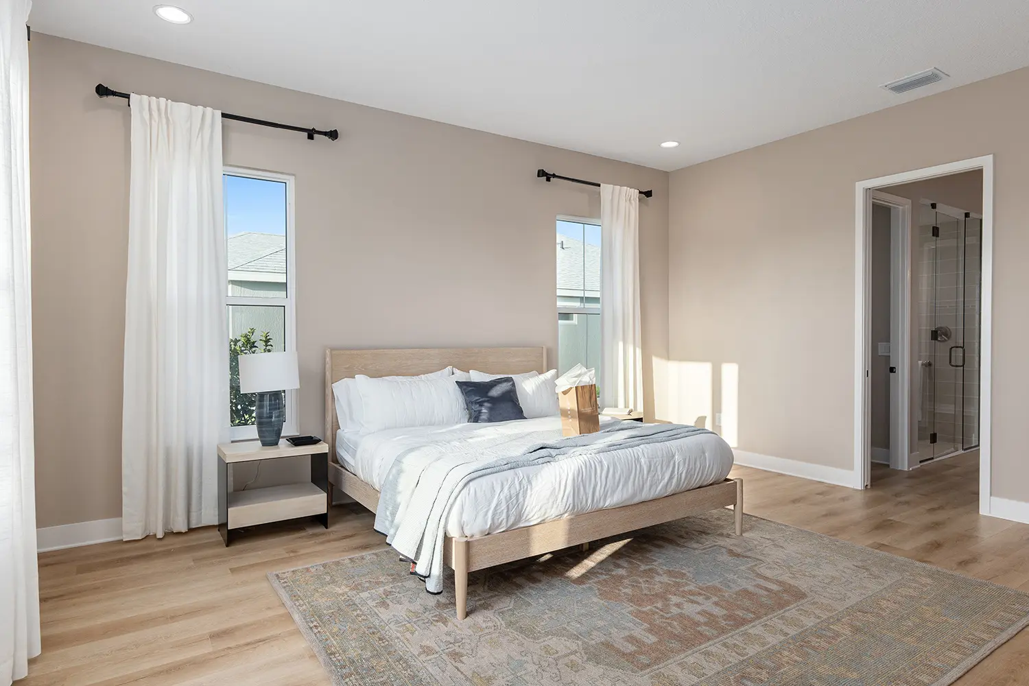 premier-niagara-street-of-dreams-bedroom-5