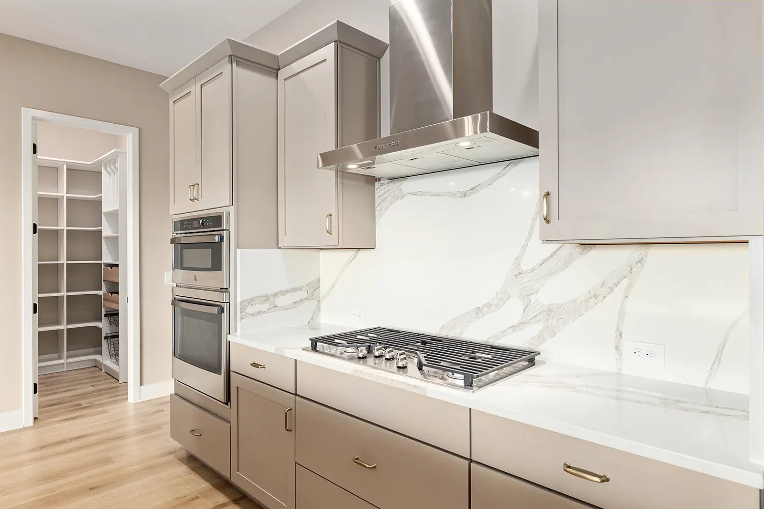 premier-niagara-street-of-dreams-kitchen-5