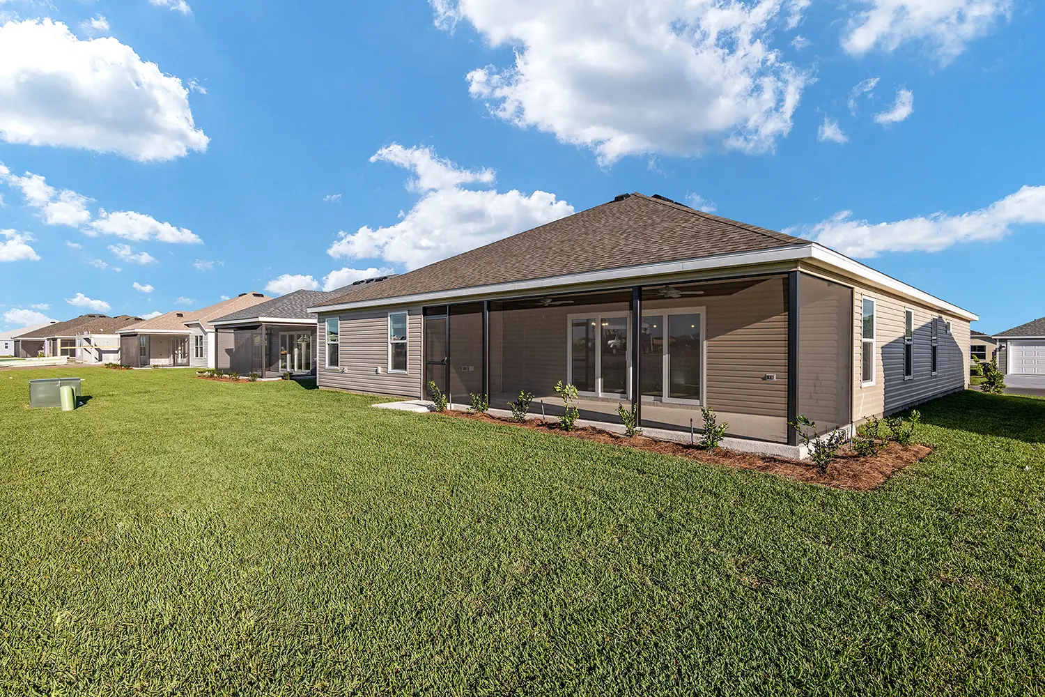 designer-sunflower-exterior-rear-lanai-1