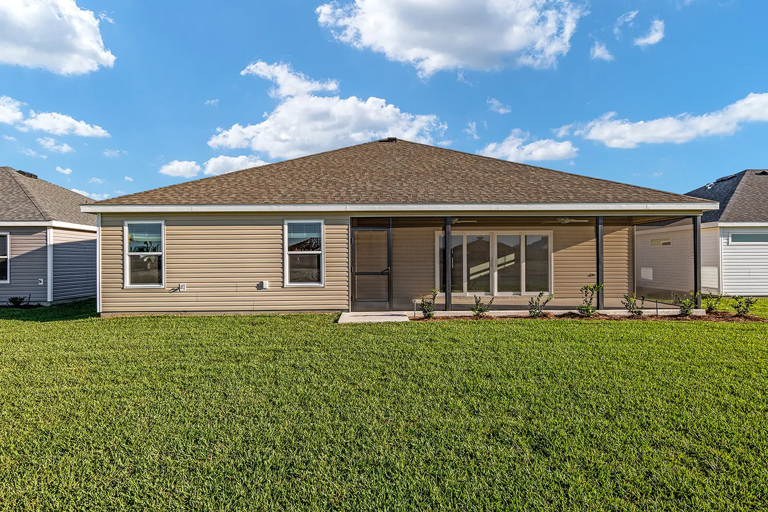 designer-sunflower-exterior-rear-lanai