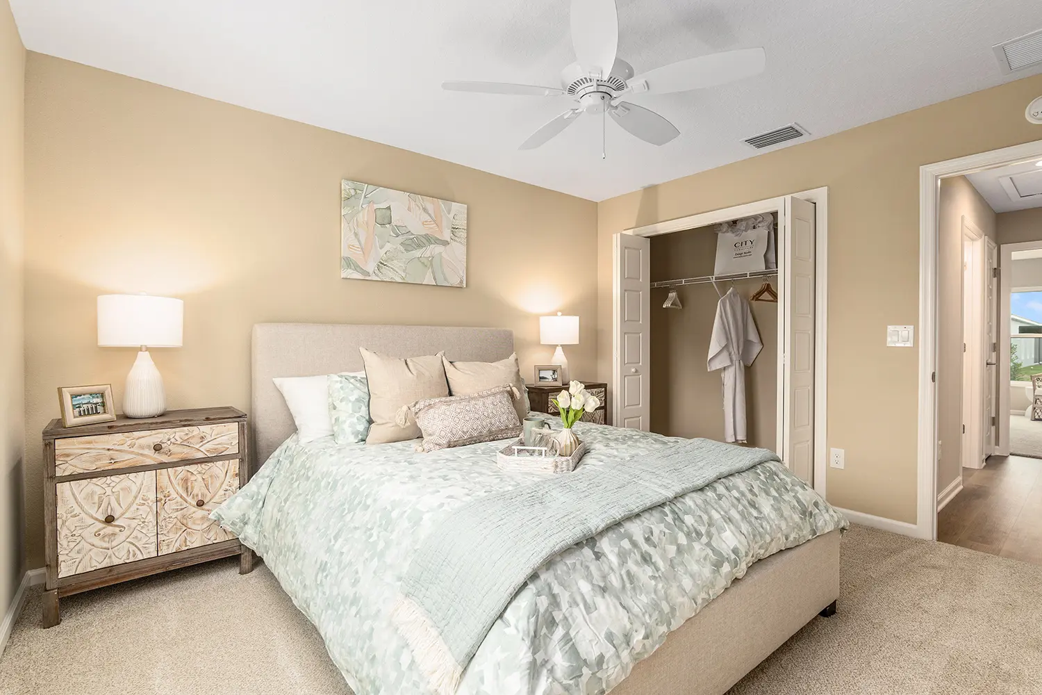 designer-anhinga-street-of-dreams-bedroom