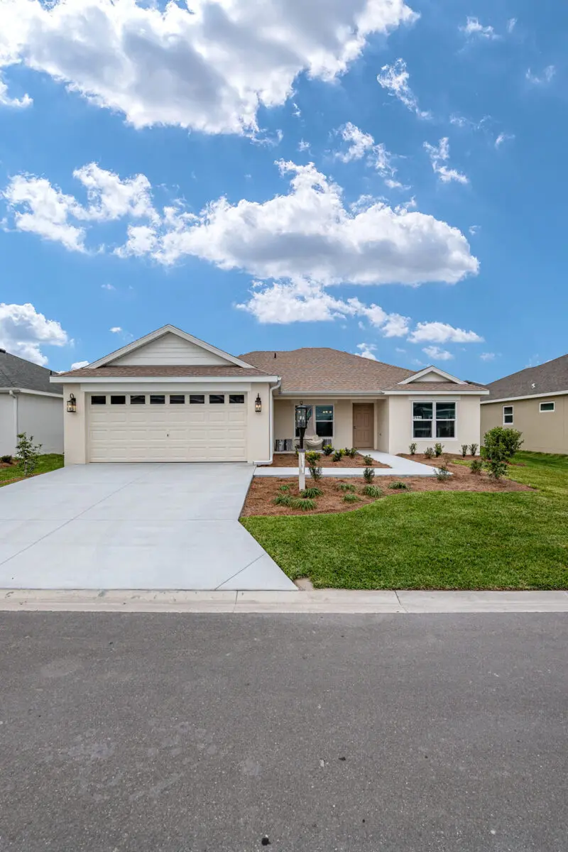 designer-anhinga-street-of-dreams-exterior-front-vertical