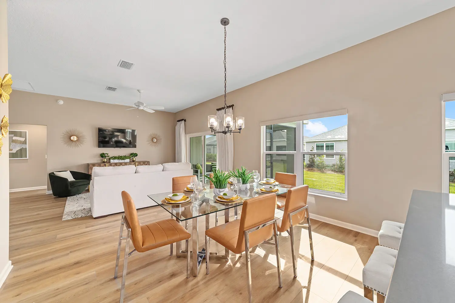 designer-chickadee-street-of-dreams-dining-room