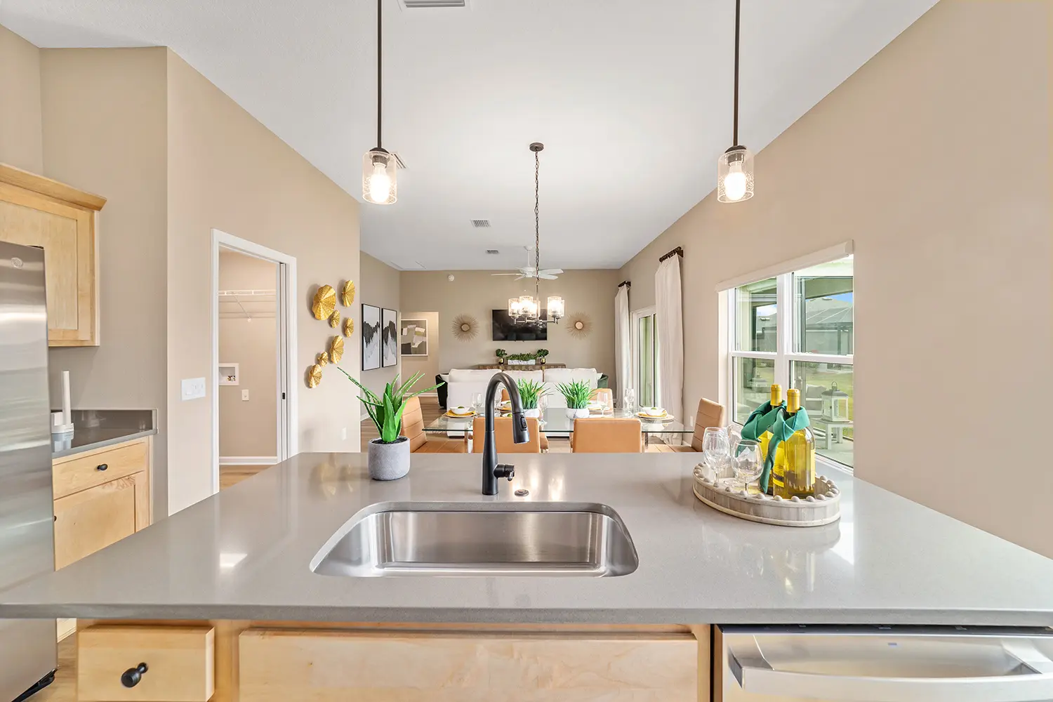 designer-chickadee-street-of-dreams-kitchen