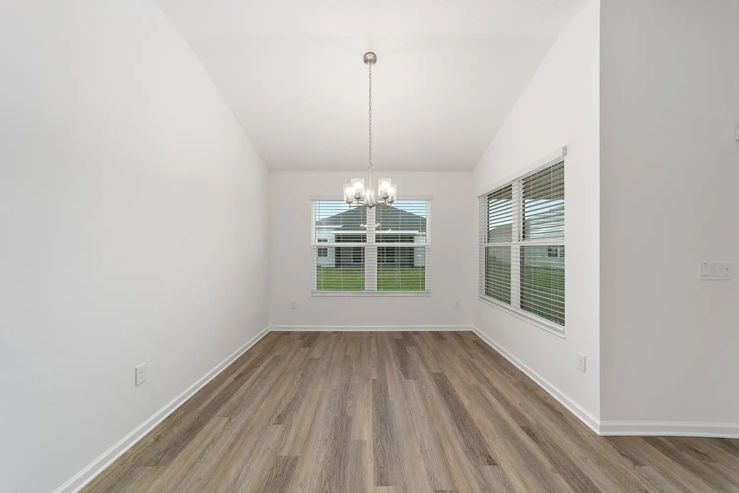 designer-citrus-dining-room