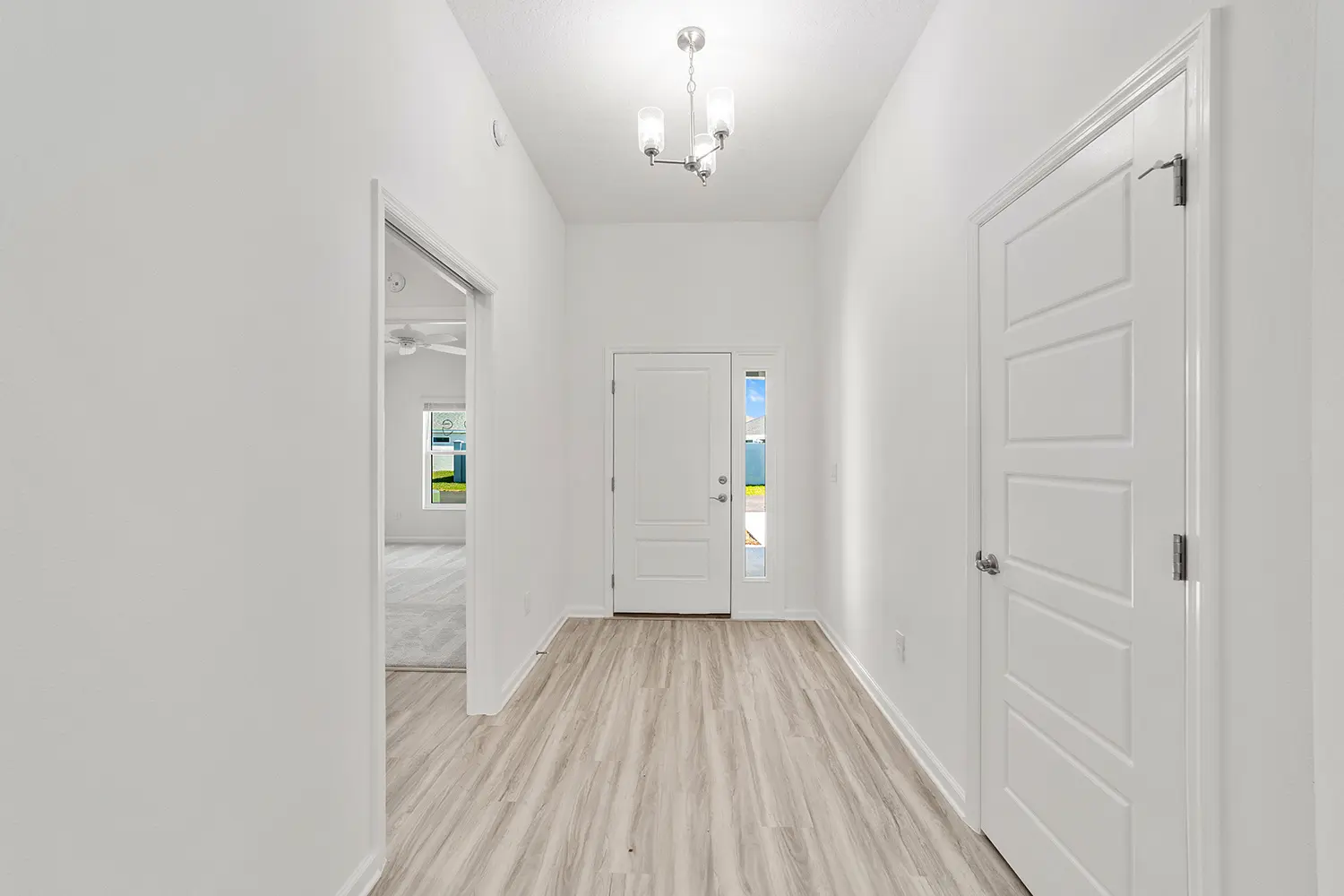 veranda-ottowa-entry-hallway