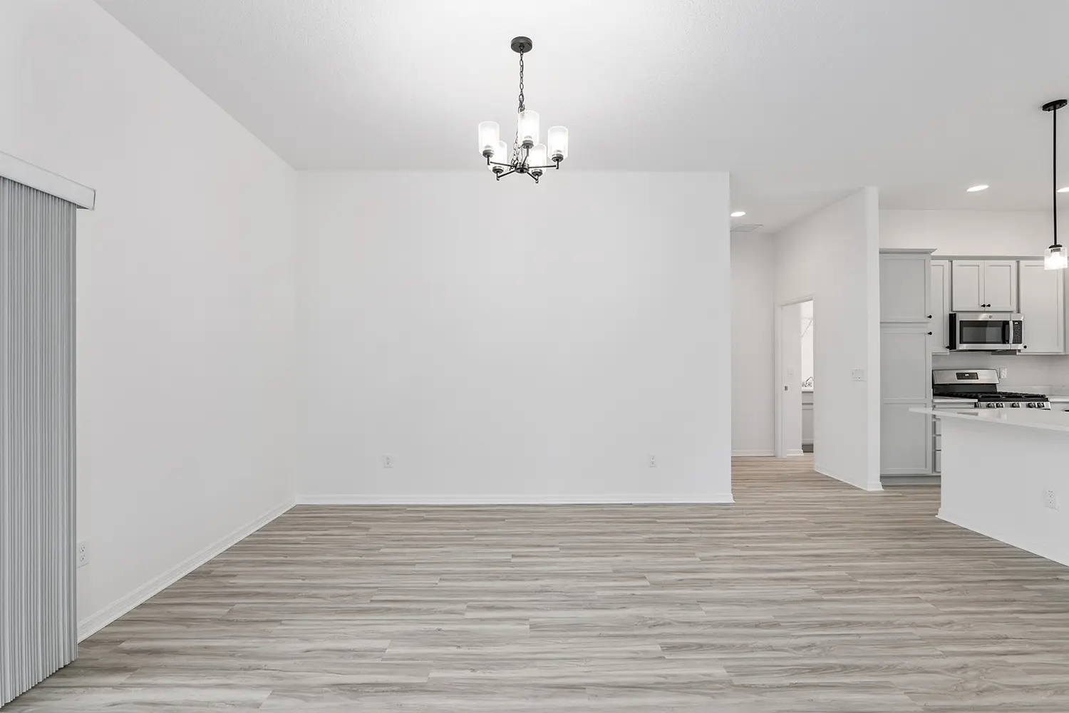 veranda-saginaw-dining-room-kitchen