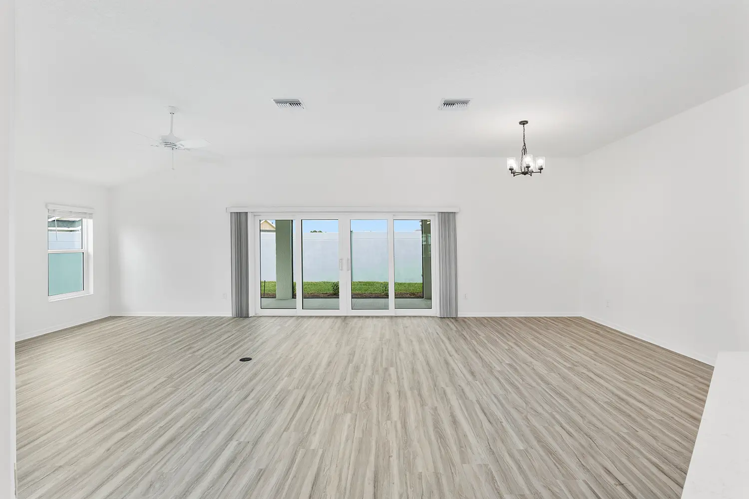 veranda-saginaw-dining-room-living-open-floor