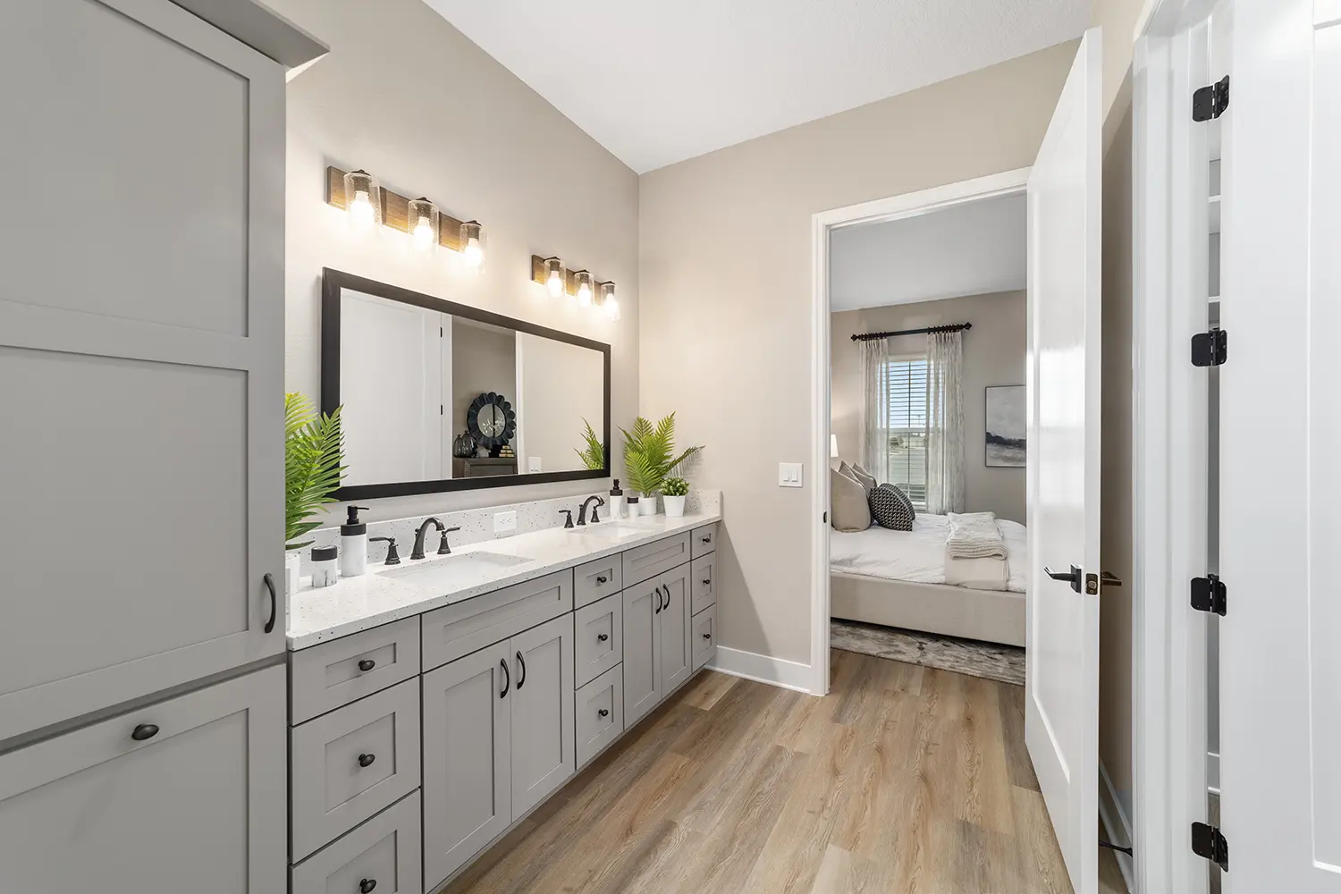 premier-albany-street-of-dreams-bathroom-bedroom