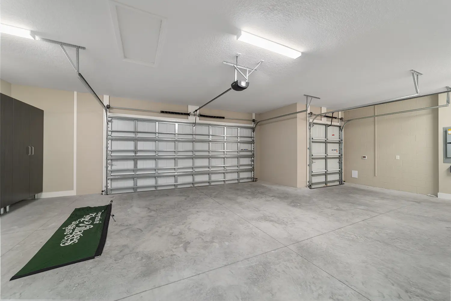 premier-albany-street-of-dreams-interior-garage