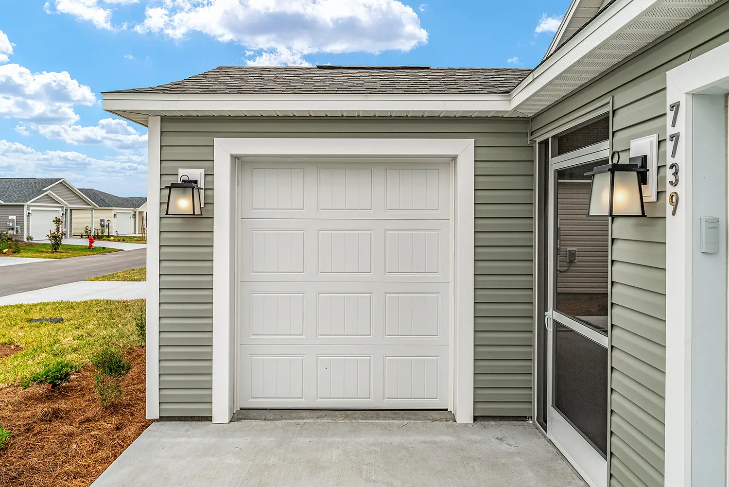 patio-villa-emerald-golf-car-garage