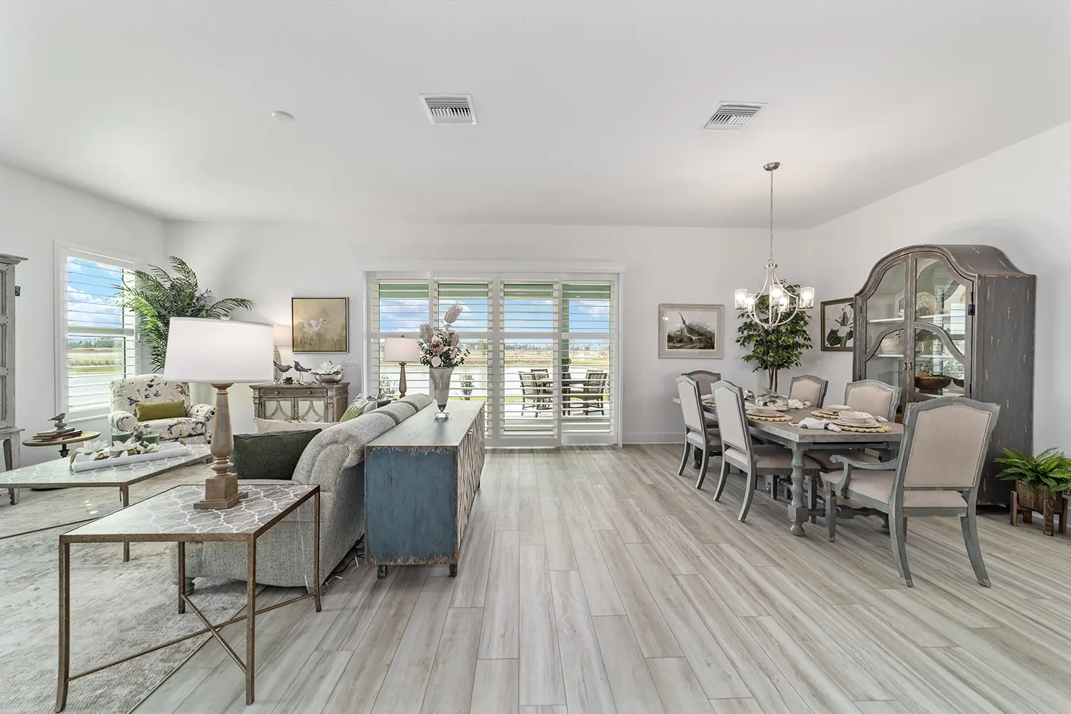 premier-sanderling-street-of-dreams-dining-living-room