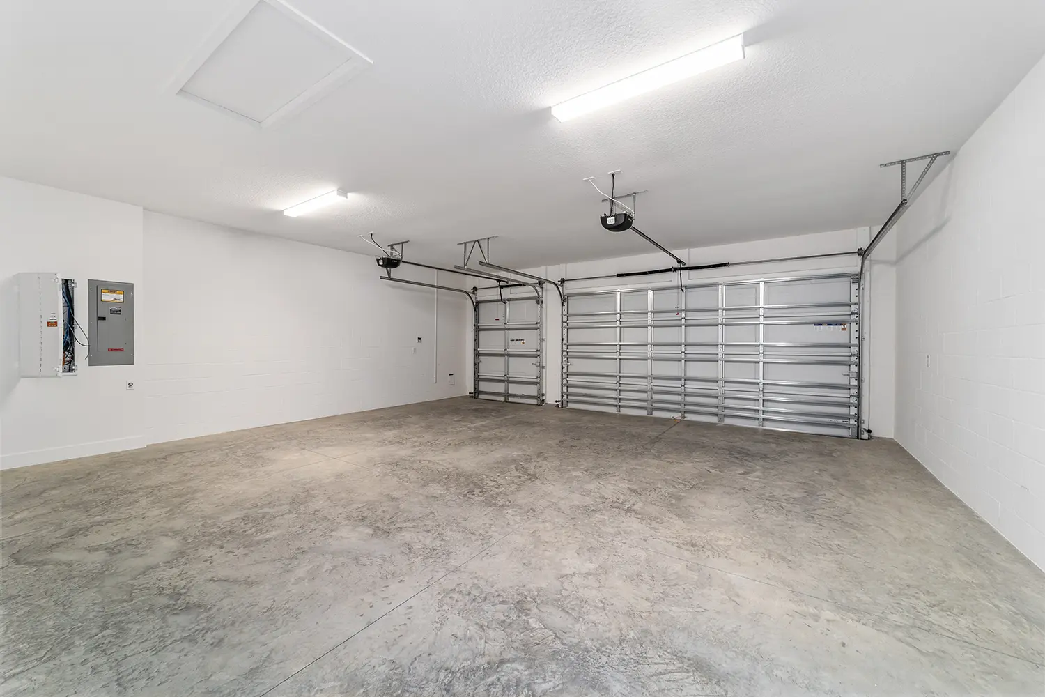 premier-sanderling-street-of-dreams-garage-interior