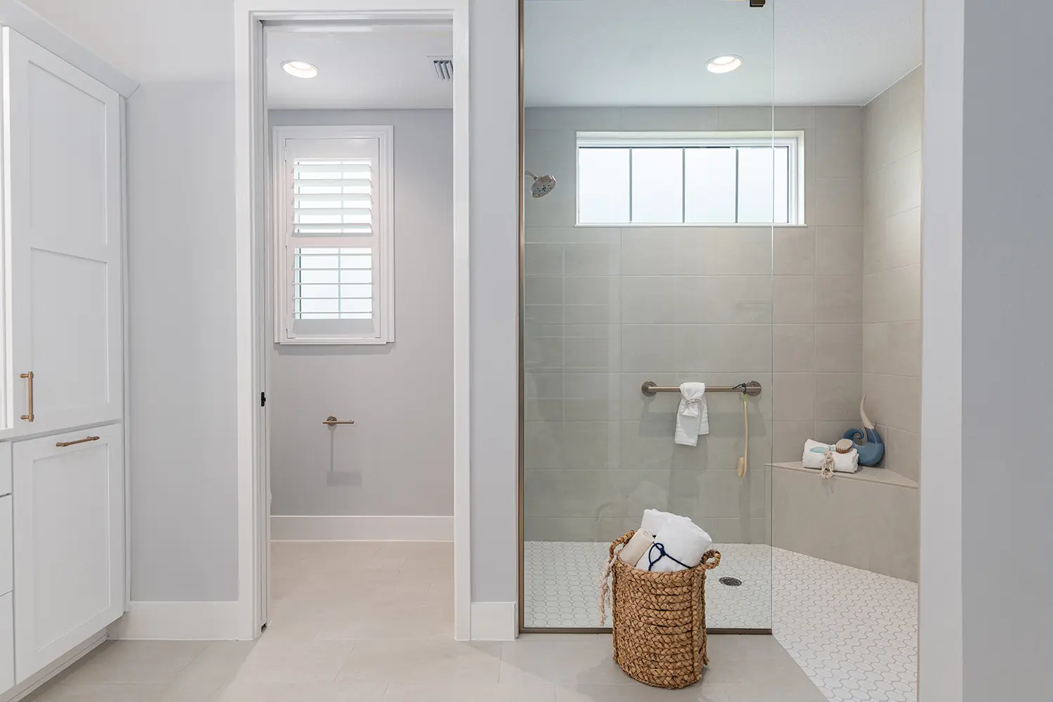 premier-starling-street-of-dreams-master-bathroom-37