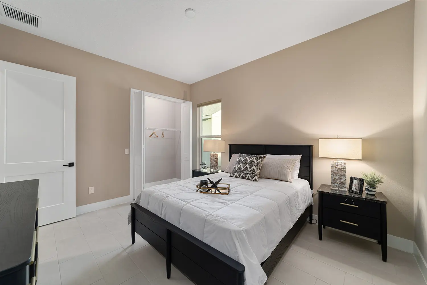 premier-warbler-street-of-dreams-bedroom-1