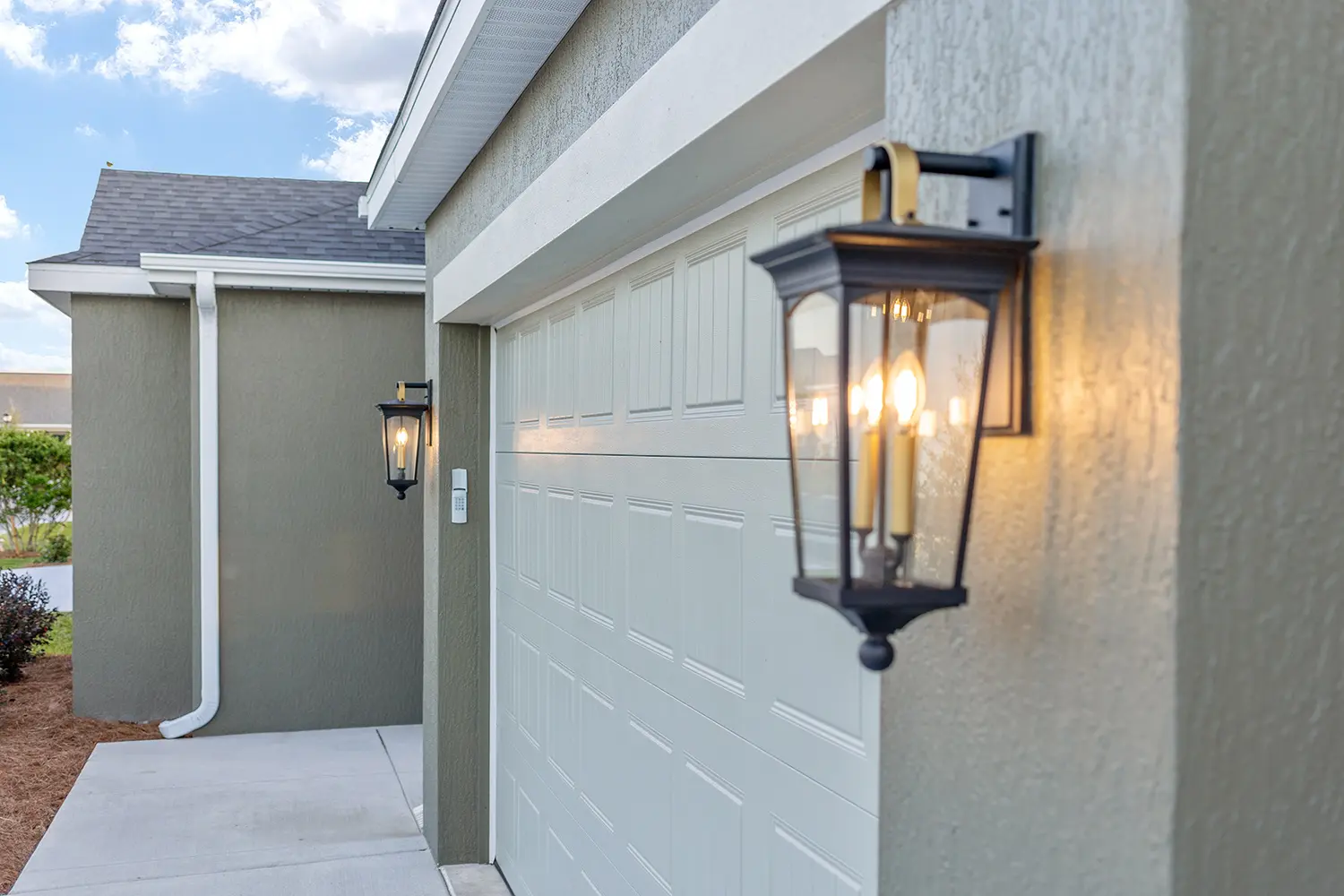 premier-warbler-street-of-dreams-exterior-lighting-1