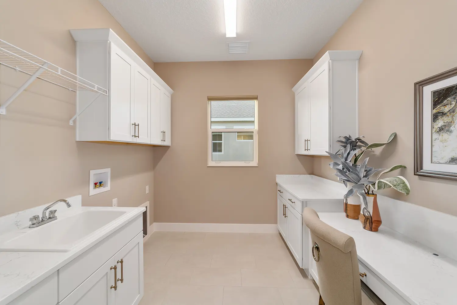 premier-warbler-street-of-dreams-laundry-room