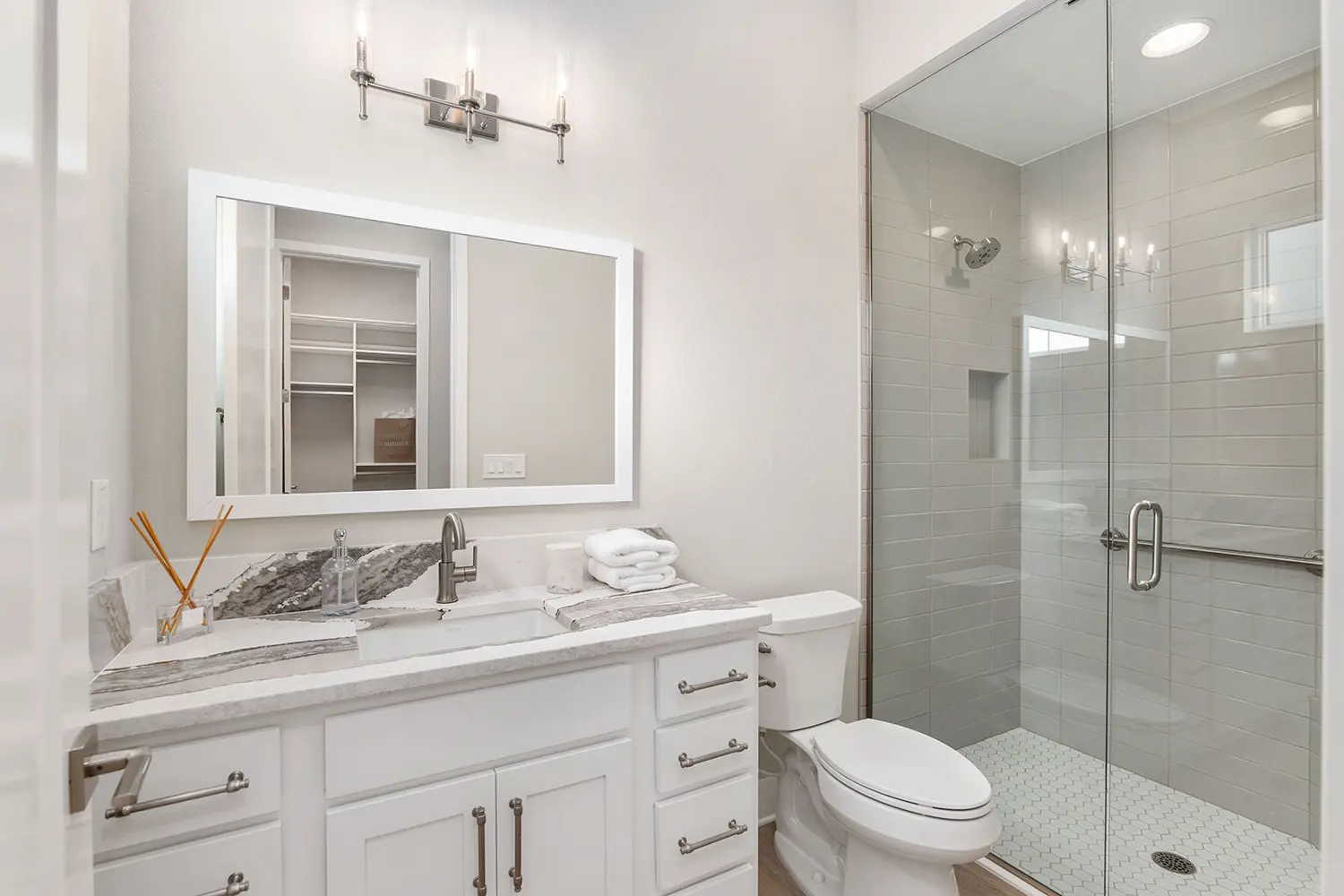 premier-essex-street-of-dreams-bathroom-4