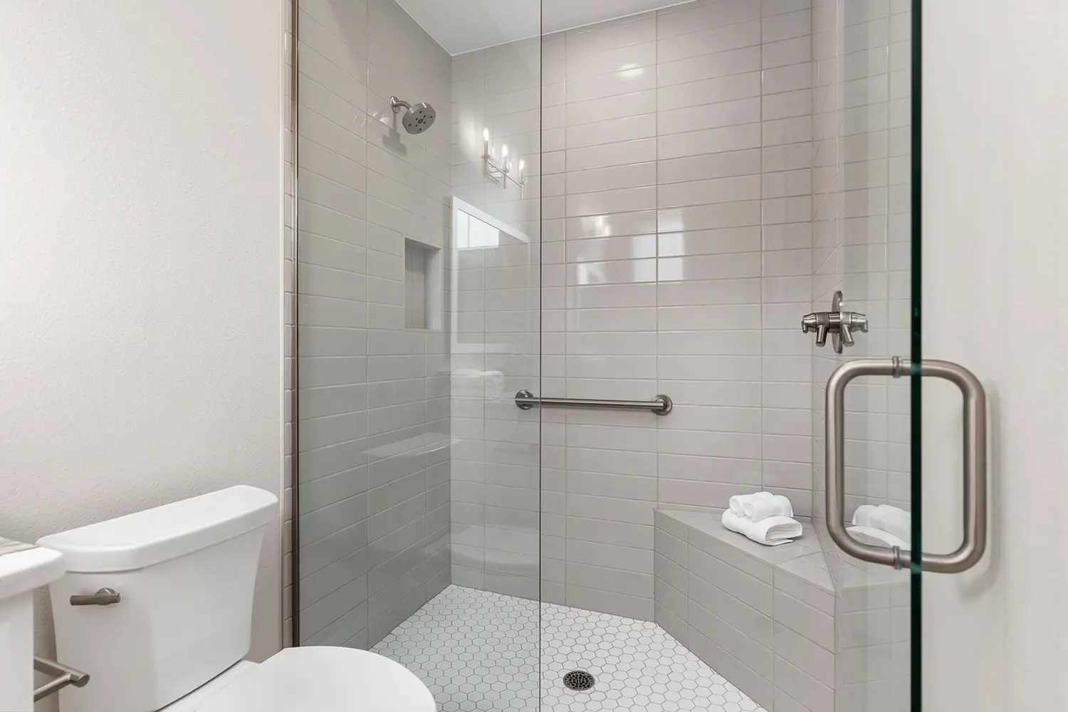 premier-essex-street-of-dreams-bathroom