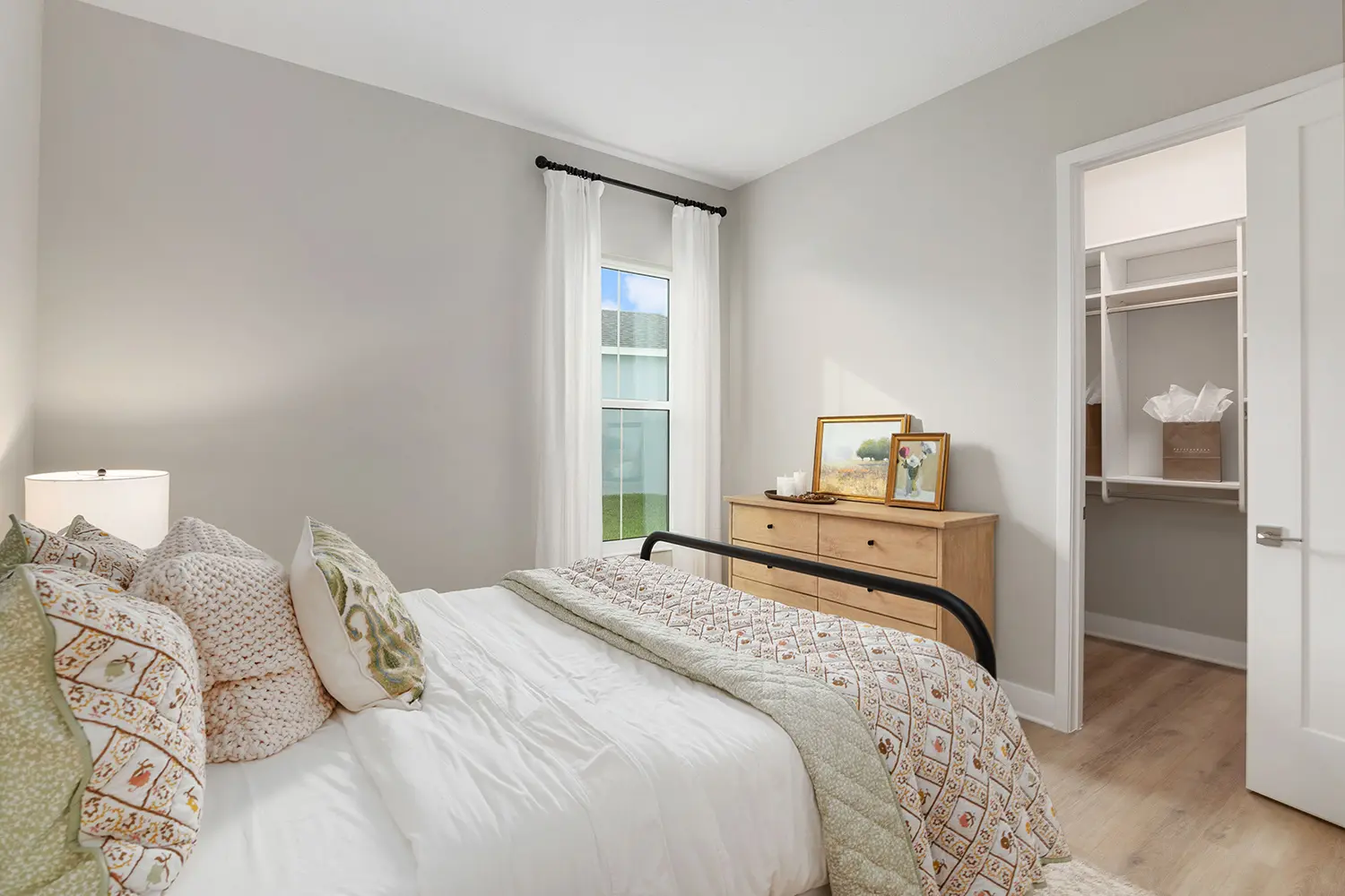 premier-essex-street-of-dreams-bedroom-4