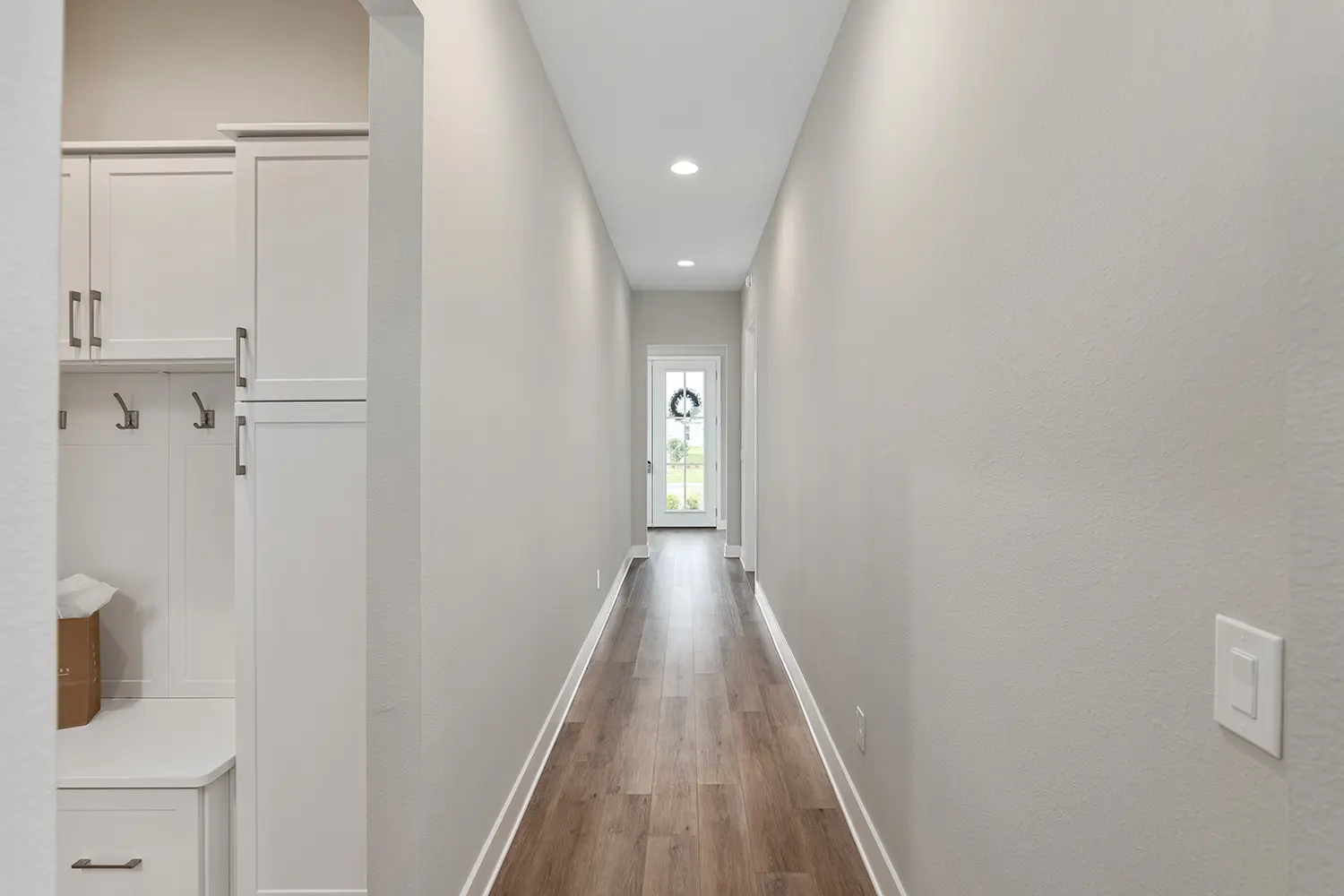 premier-essex-street-of-dreams-hallway-2