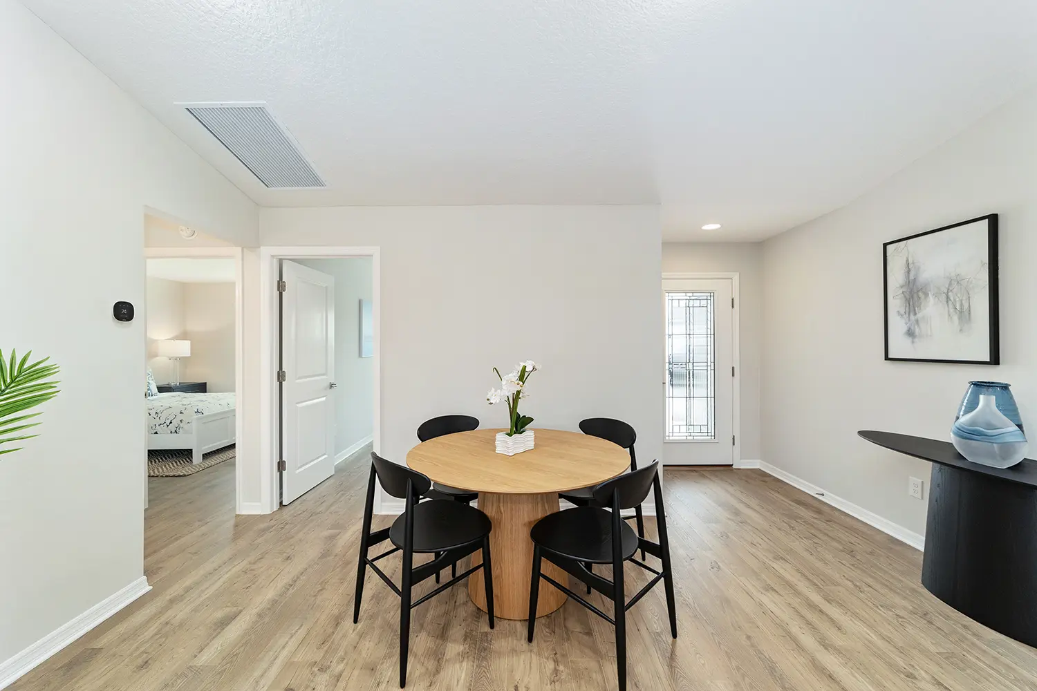 cottage-anchor-dining-room