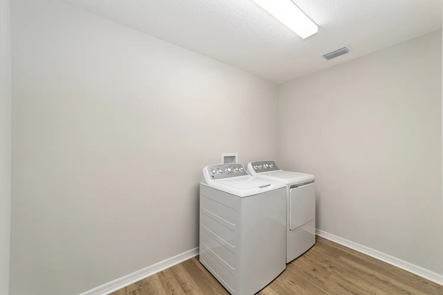 cottage-anchor-laundry-room