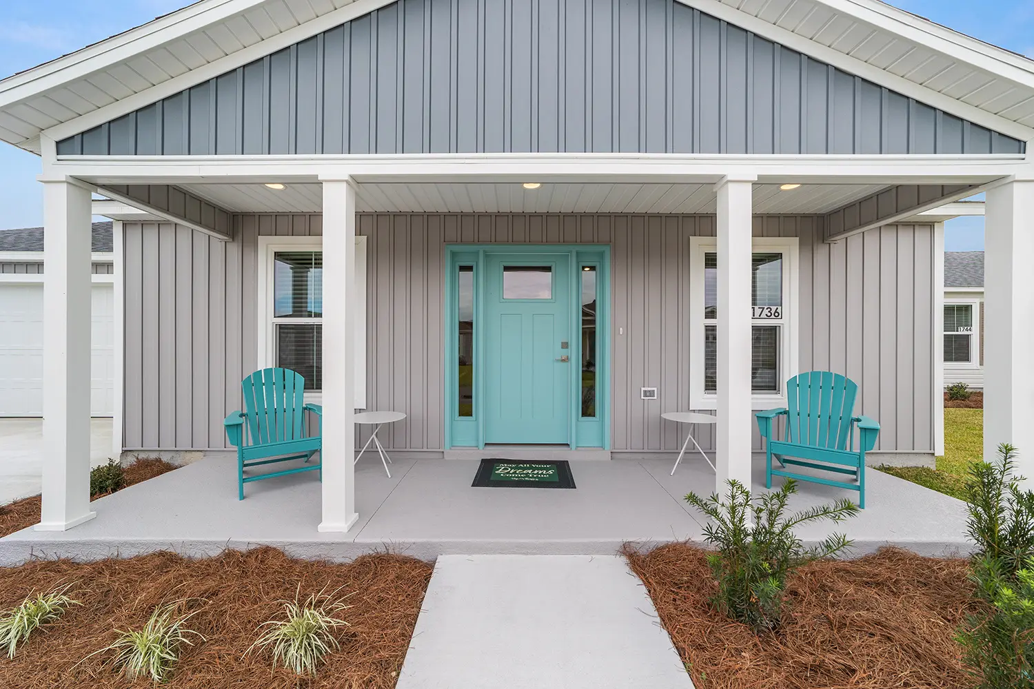 cottage-hidden-cove-exterior-front-porch-2