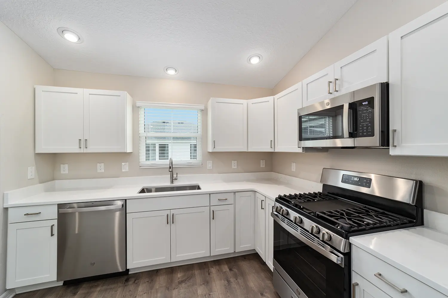 cottage-sun-kissed-kitchen-1