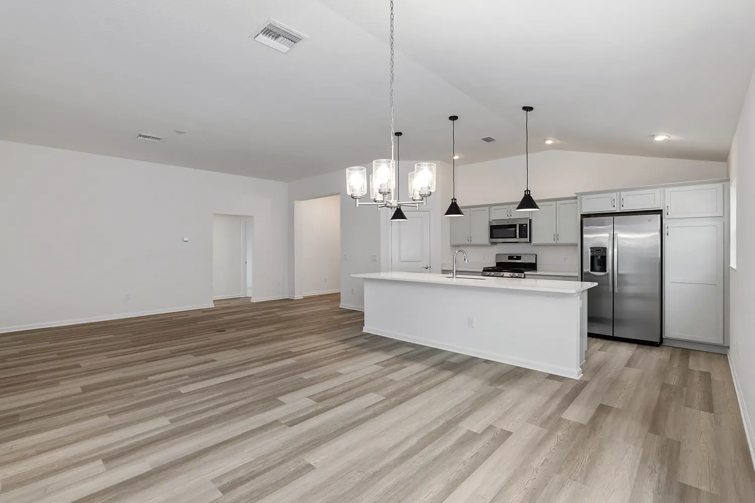 courtyard-villa-arlington-dining-room-and-kitchen-12