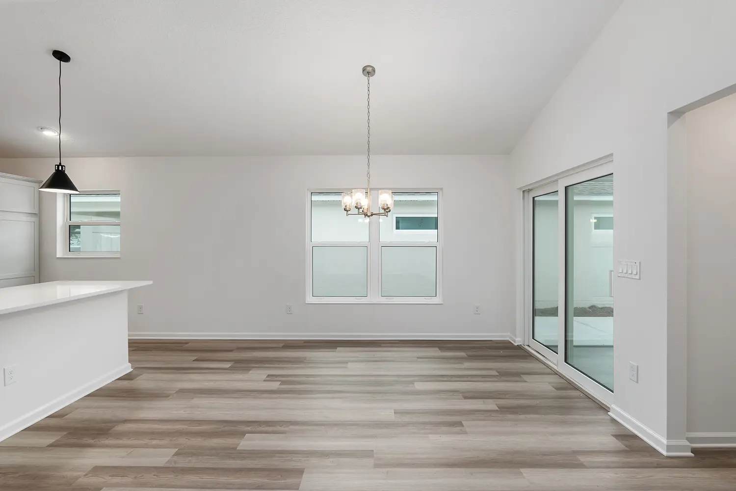 courtyard-villa-arlington-dining-room-window-11