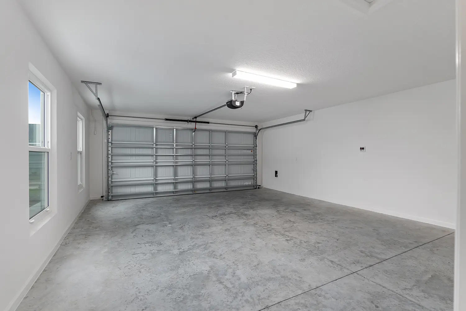 courtyard-villa-arlington-garage-interior-34