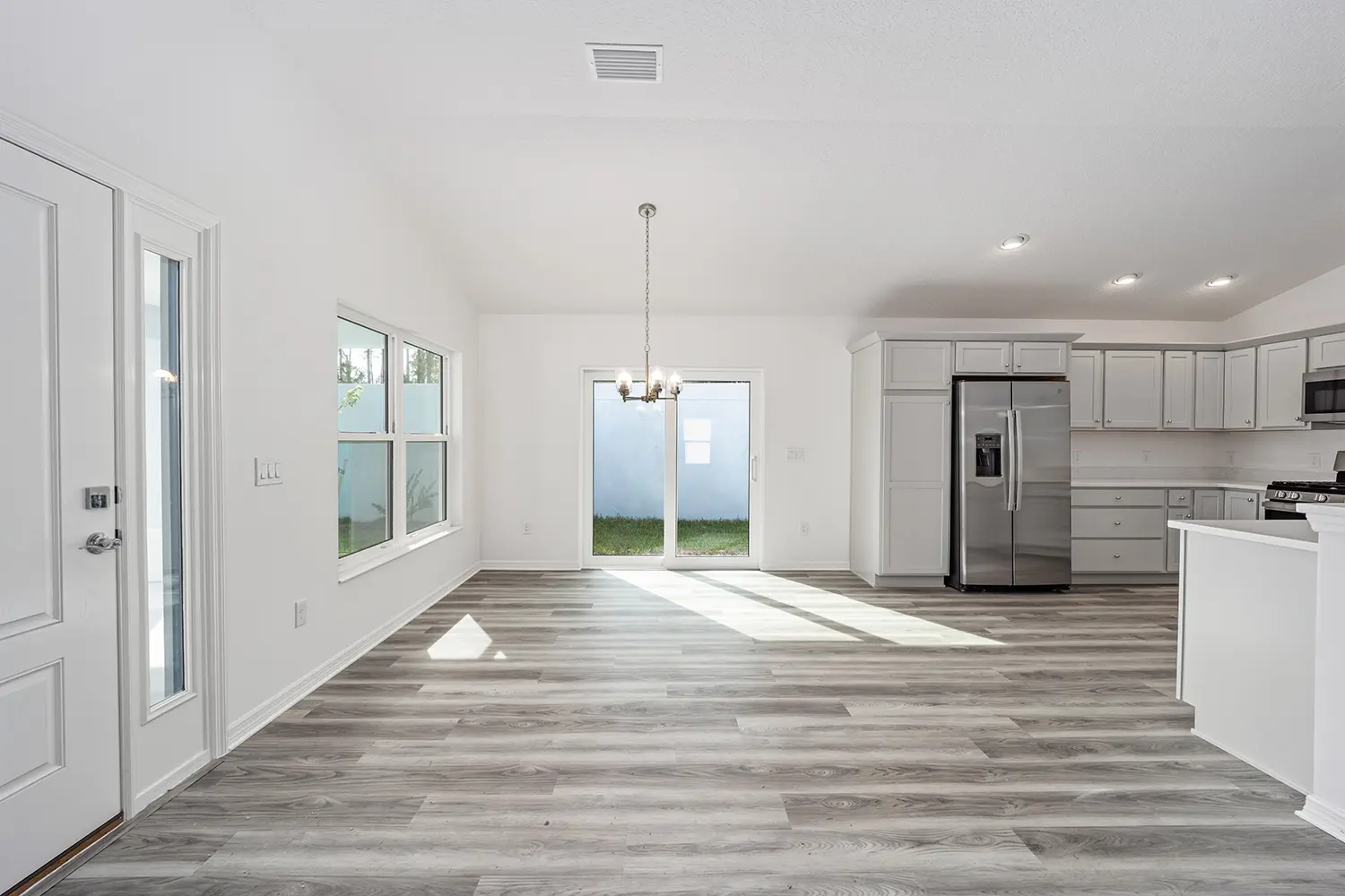 courtyard-villa-avondale-dining-room-with-kitchen-11