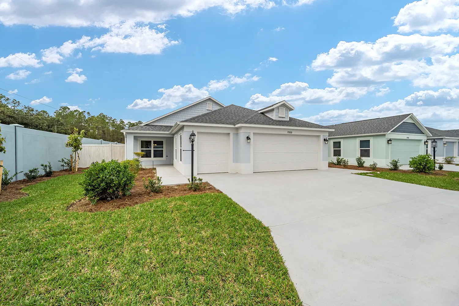 courtyard-villa-avondale-exterior-front-landscaping-37