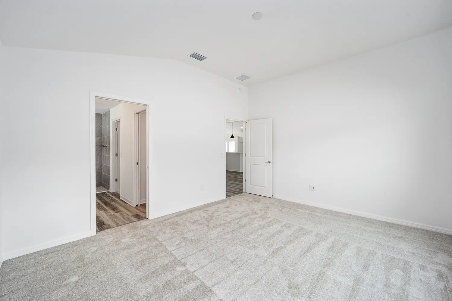 courtyard-villa-avondale-master-bedroom-with-kitchen-19