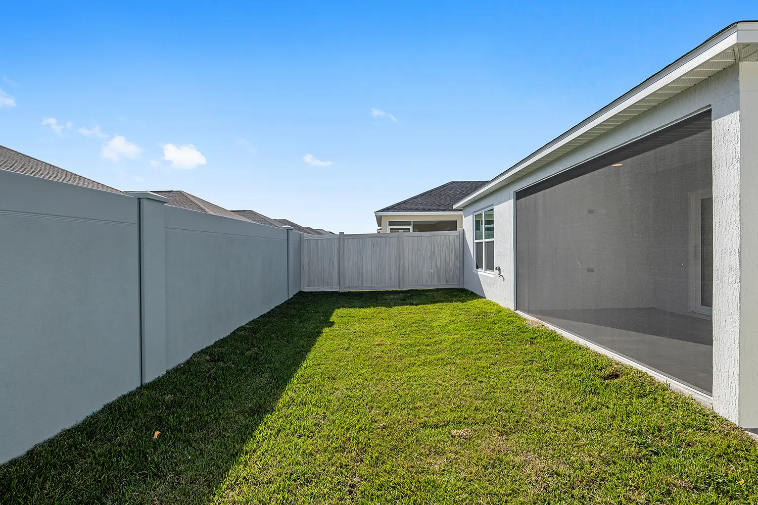 courtyard-villa-durham-backyard-fence-40