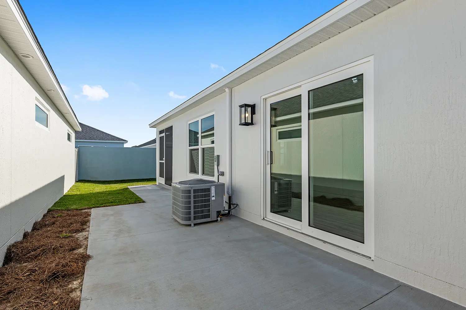 courtyard-villa-durham-exterior-side-38