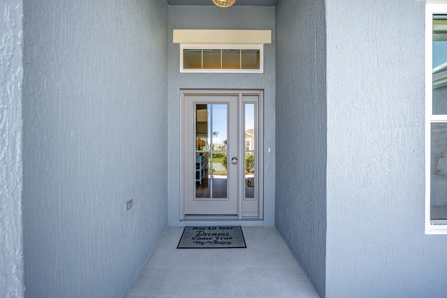 designer-cormorant-street-of-dreams-exterior-entry