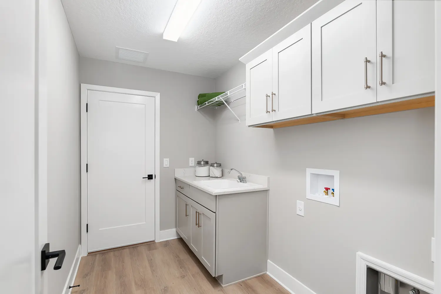 designer-robin-street-of-dreams-laundry-room