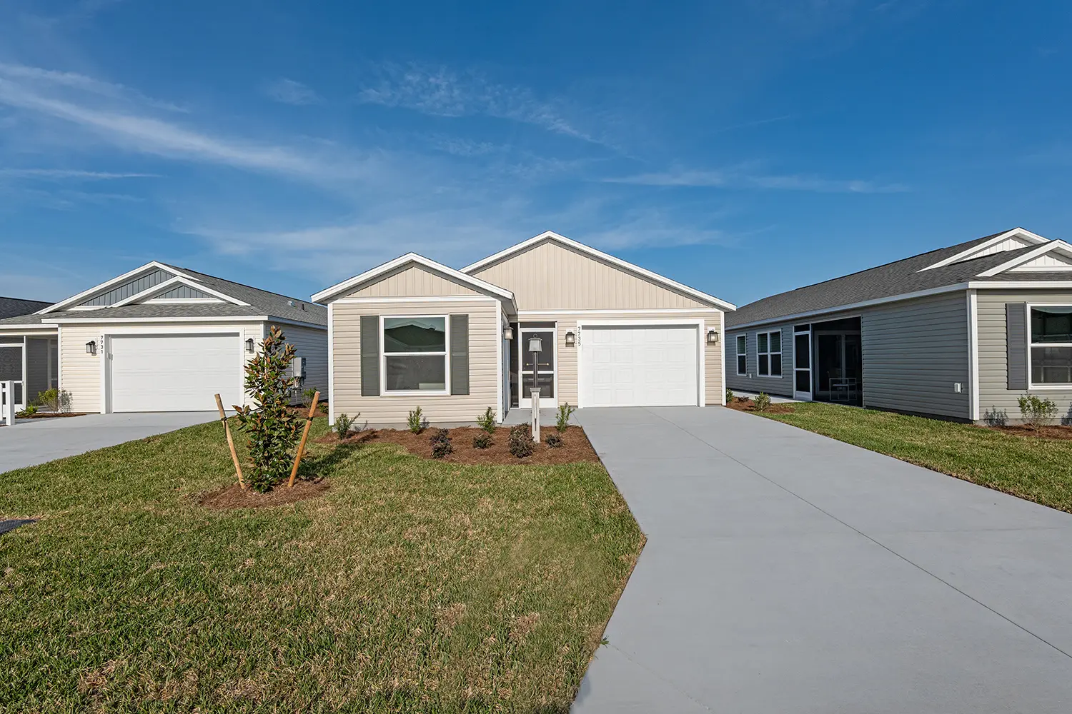 patio-villa-moonstone-exterior-front-streetscape