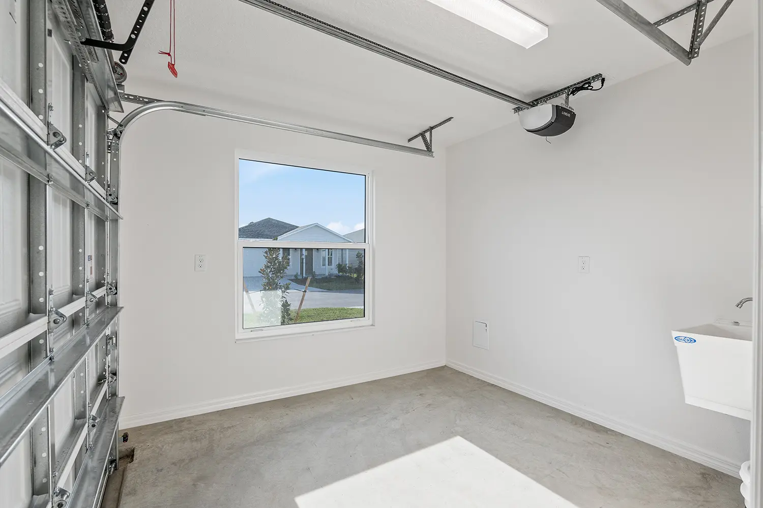 patio-villa-moonstone-garage-interior