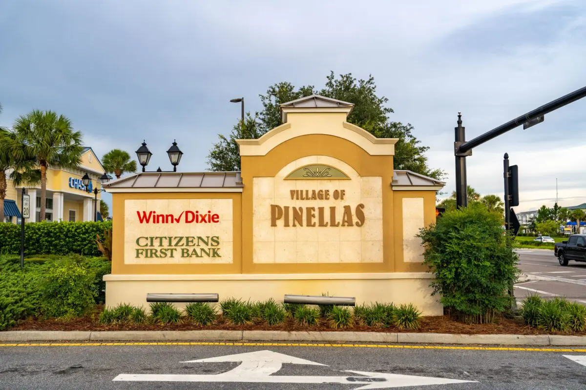 Pinellas Plaza Shopping Center-7438